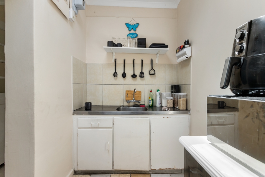 9 Bedroom Property for Sale in Observatory Western Cape